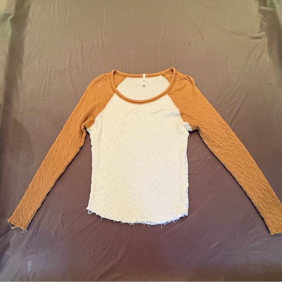 NWOT ASKK NY Tan and Cream Fitted Raglan Tee Size 0/XS MSRP $140 - Picture 2 of 8